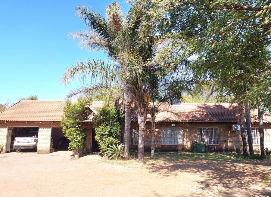 3 Bedroom Property for Sale in Mamogaleskraal AH North West